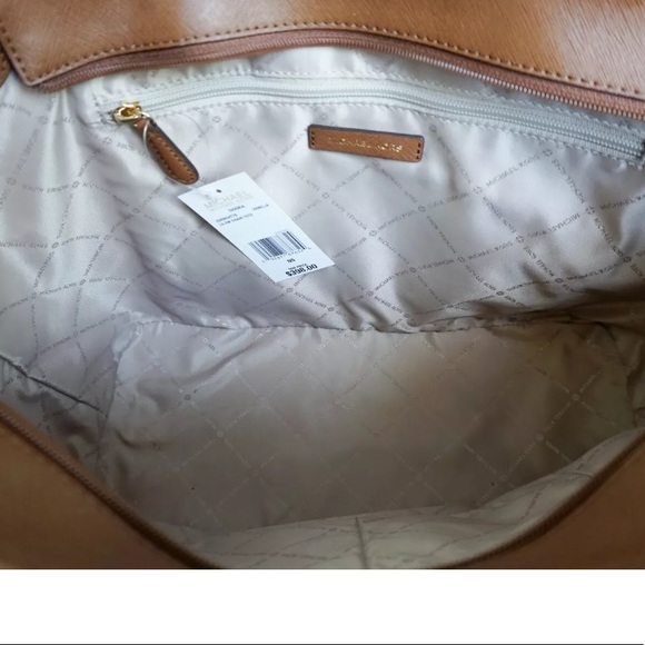 Michael Kors Large Purse Chain tote SALE‼️ - Picture 6 of 6